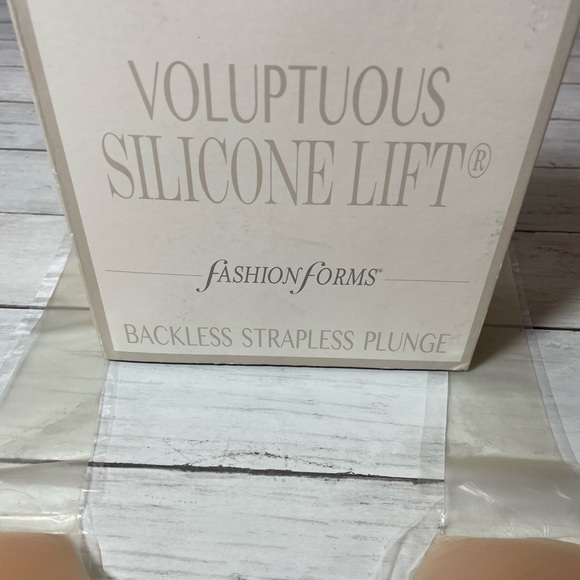 Fashion Forms Voluptuous Silicone Lift Backless Strapless Plunge B DDD - Picture 8 of 15